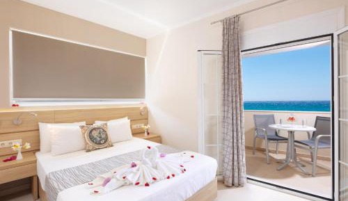Deluxe Double or Twin Room with Sea View