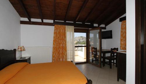 One-Bedroom Apartment (2 Adults)