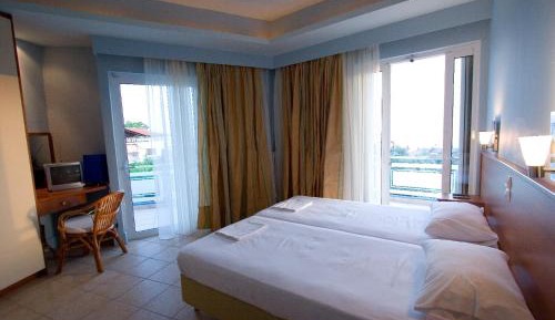 Easter Package - Deluxe junior suite