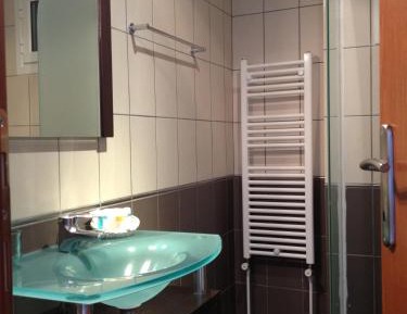 Easter Package - Deluxe Triple room with sea view