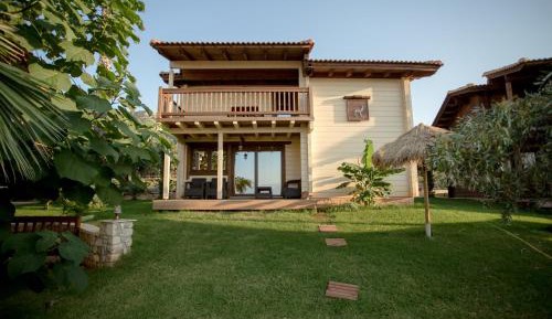 The Farmwood Cottage - 2 Bedroom Villa with Sauna & Shared Pool