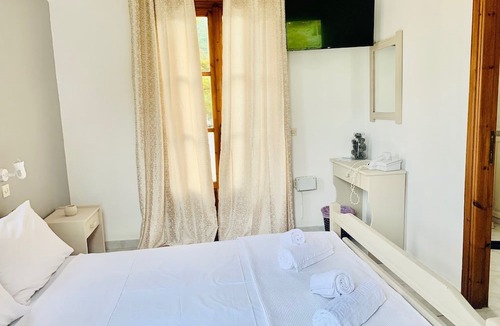 Stafylos Apartment | Skopelos Inn