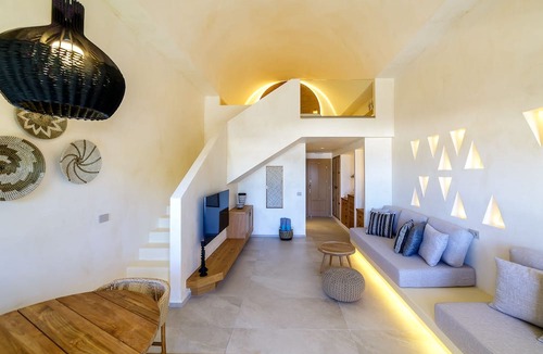 Perissa Hotel | Opalia Suites