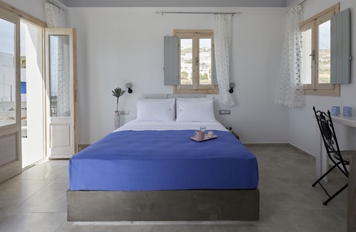 Vourvoulos Hotel | Nalu Suites