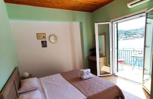 Evgiros Apartment | Fabulous apt. w breakfast near the sea