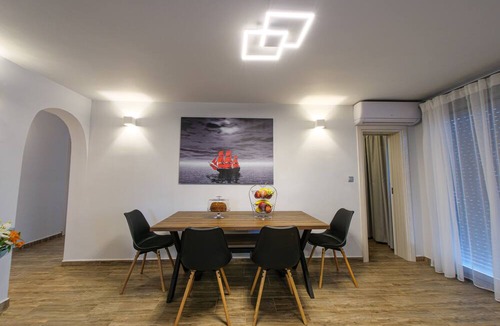 Voia Villa | OLD OLIVE TREE COTTAGE