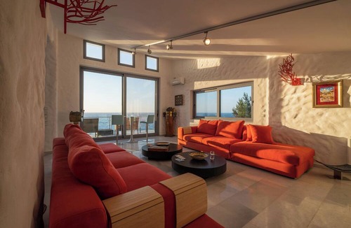 Gialiskari Villa | Icarus Luxury Beachfront Villa