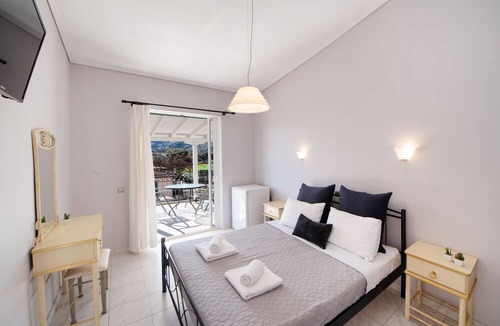 Kariotai House | George House