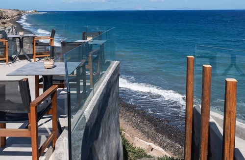 Kamari Hotel | Almyra Oia Suites