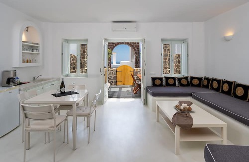 Vourvoulos House | Abrazo Villas