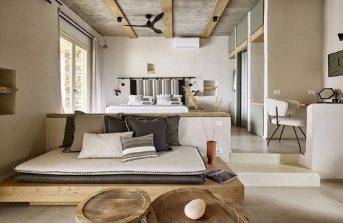 Kamares House | Apsila Pool Suites