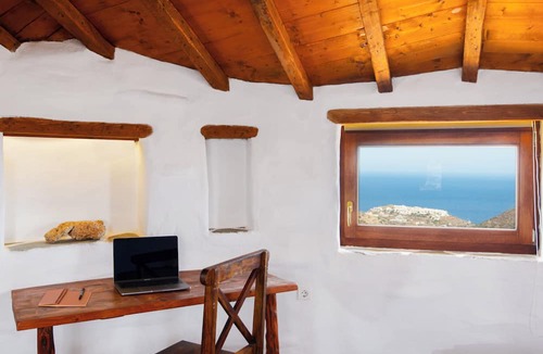 Platis Gialos House | Sifnos Roots