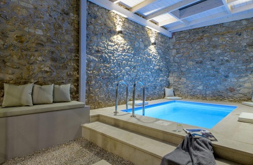 Plaka Apartment | Incomparable Plaka s Lux 2bdrm Apt w Pvt Heated Pool
