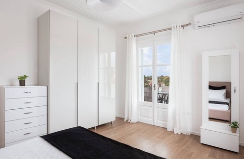 Agii Anargiri Apartment | Old Port Spetses Mansion