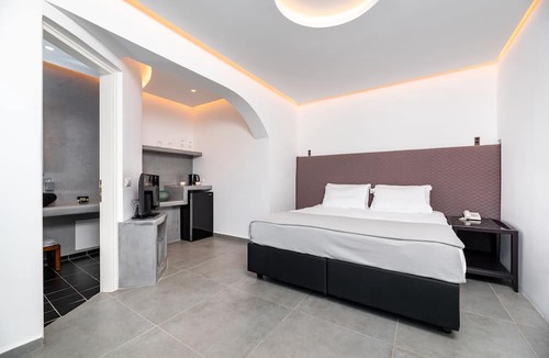 Agios Georgios Hotel | Santa Irina Luxury Sunny Lofts