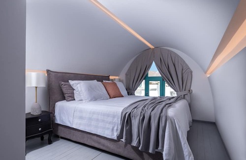 Agios Georgios Hotel | Santa Irina Luxury Sunny Lofts