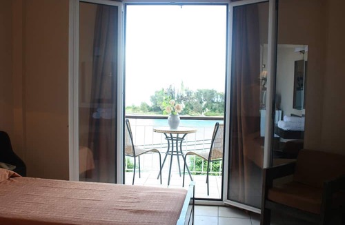 Perama Hotel | Aegli Hotel