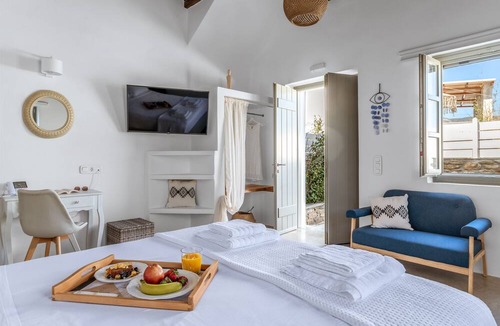 Exomvourgo Bed & Breakfast | Ursa Major Suites