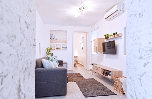 Zefiria Apartment | Little House On The Prairie