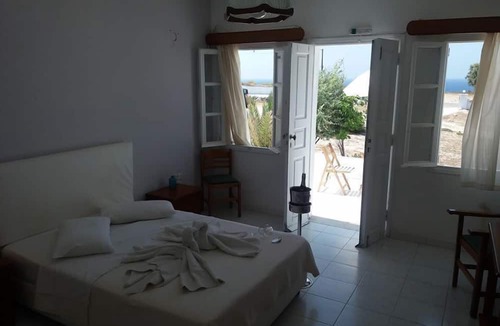 Oia Hotel | Abyssanto Villa