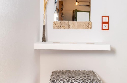 Schinoussa Town Hotel | Ailouros summer hotel