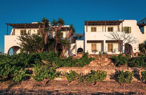 Schinoussa Town Hotel | Ailouros summer hotel