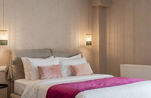 Arachova House | Paeonia