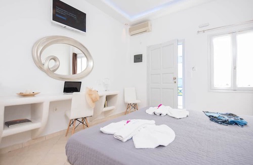 Perissa House | Anezina Villas