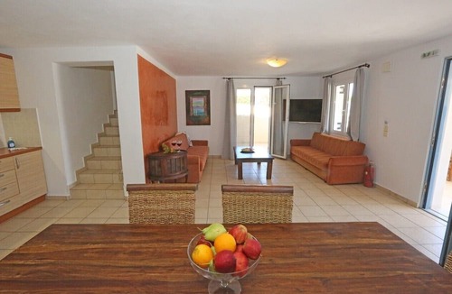 Azolimnos House | Sunrise Beach Suites