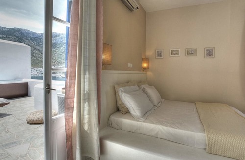 Kamares Hotel | Delfini Hotel