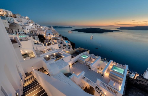 Fira House | Iriana Suites