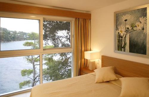 Kanapitsa Hotel | Cape Kanapitsa Hotel & Suites