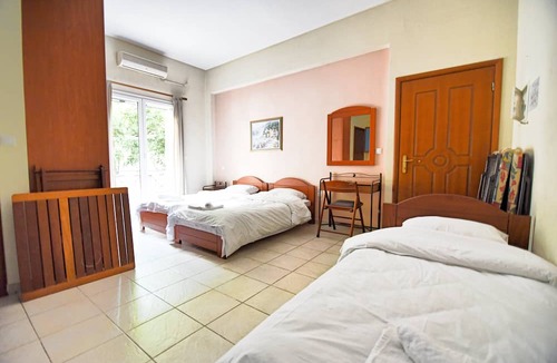 Kamena Vourla House | Tsertos Apartments
