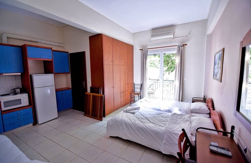 Kamena Vourla House | Tsertos Apartments