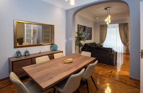 Athens Apartment | Blue Ark Lavish Sauna Suite
