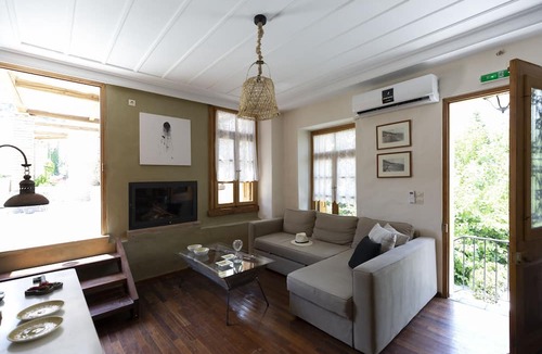 Agios Konstantinos Villa | Villa of the old olive oil factory