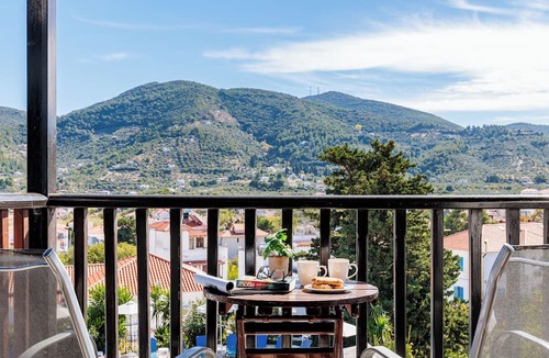 Skopelos Town Hotel | Hotel Dionyssos