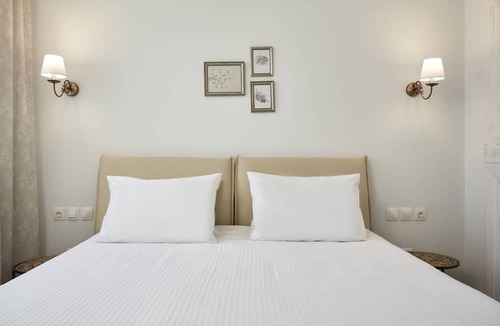 Mousio Apartment | Luxury n Chic Athens Museum Apt