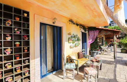 Achladies Apartment | Best location deluxe apartment "Fire" in Villa Stratos near the sea amazing view