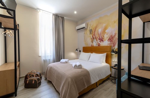 Psirri Hotel | Athens Market Portrait