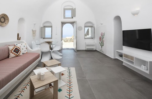 Finikia Hotel | Mellow Luxury Cave