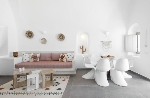 Finikia Hotel | Mellow Luxury Cave