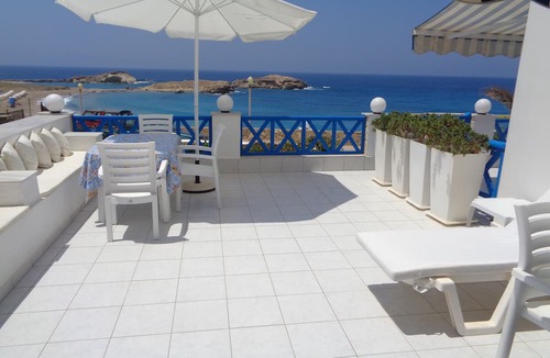 Lefkos House | Blue and White Studios & Apartments