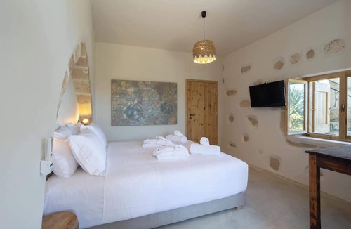 Amnatos Apartment | Aerida Guesthouse Of Stone - Maria Cozy Suite