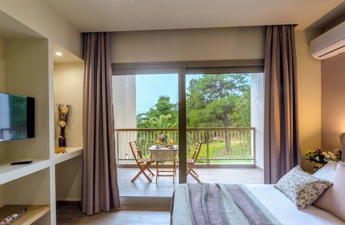 Koukounaries Hotel | Forest Resort Suites Skiathos
