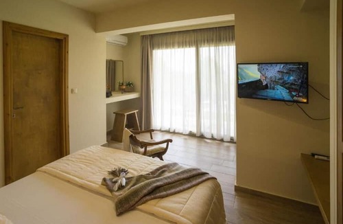 Koukounaries Hotel | Forest Resort Suites Skiathos