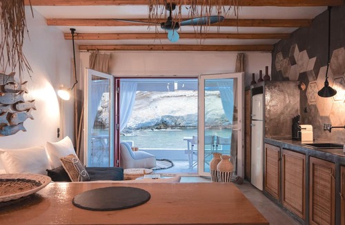 Milos Hotel | Aqua Houses