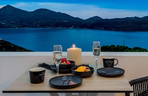 Tripiti House | Stema Suite 2