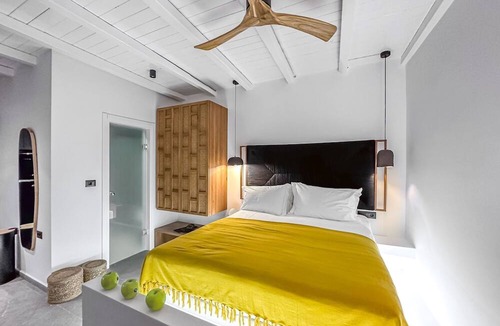 Tripiti House | Stema Suite 2