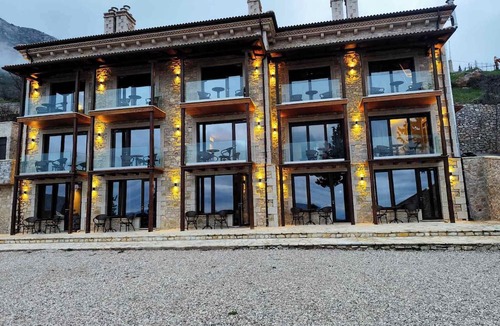 Arachova House | Evita BelleVue